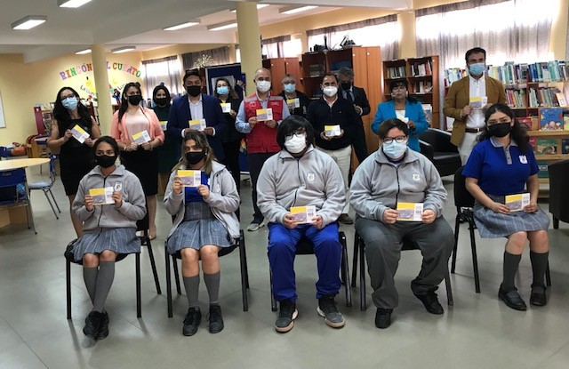 Estudiantes de Alto Hospicio publican libro de microcuentos