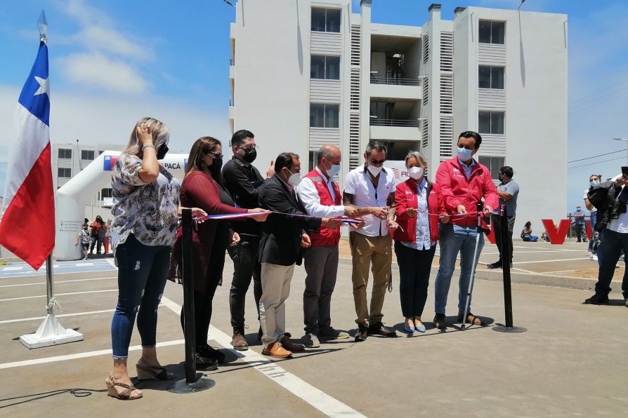 Minvu entregó cien nuevas viviendas de conjunto habitacional Alto Esperanza