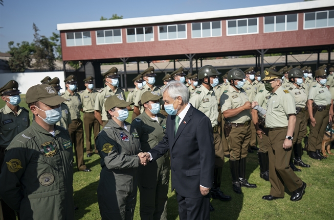 Presidente Piñera presenta proyecto de ley que extiende carrera profesional de Carabineros