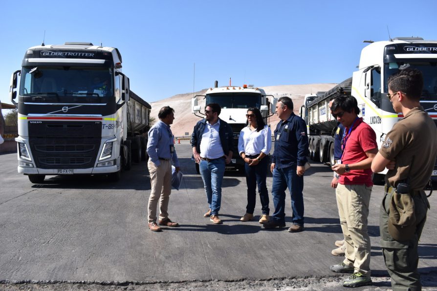 Delegado presidencial inspeccionó terreno donde construirán Avanzada Aduanera de Quillagua