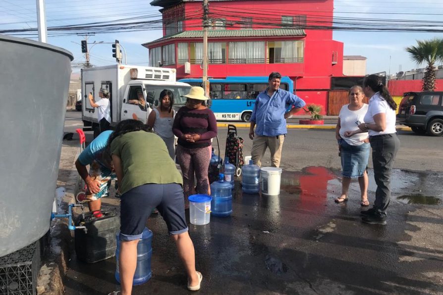 Delegación se desplegó en terreno y lideró reuniones para abordar corte de agua en Alto Hospicio 