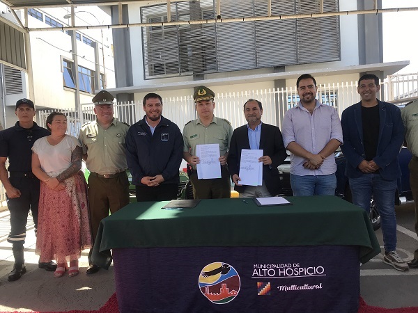 Carabineros y Municipalidad de Alto Hospicio firman convenio colaborativo OS-14