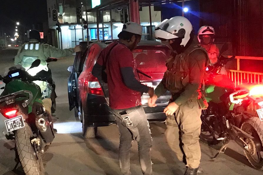 140 controles de alcotest en nocturna fiscalización en Alto Hospicio