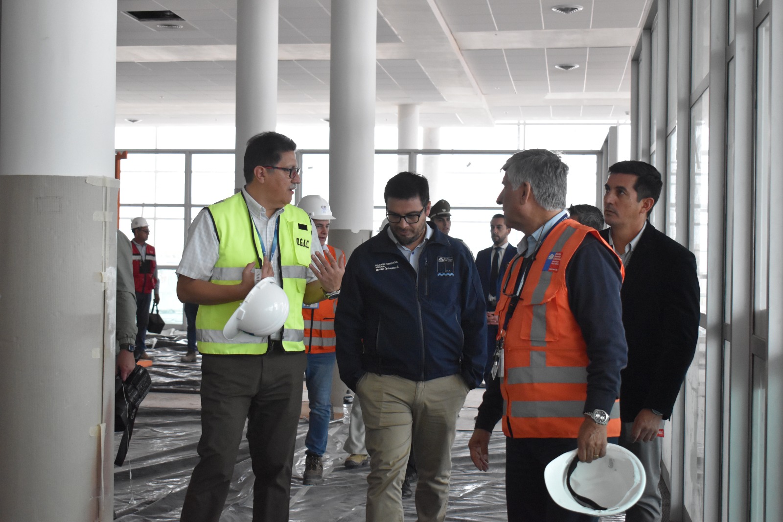 Autoridades abordan ampliación del Aeropuerto de Iquique y desafíos en control del narcotráfico