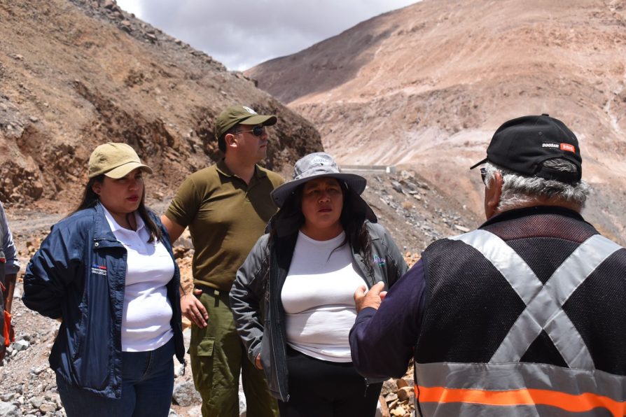 Autoridades evalúan daños tras lluvias en Camiña y participan en Cogrid comunal