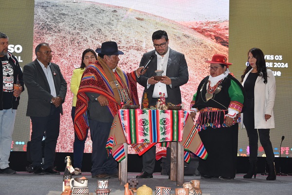 “Este gobierno es el único que reconoció la tierra indígena de Chusmiza-Usmagama”