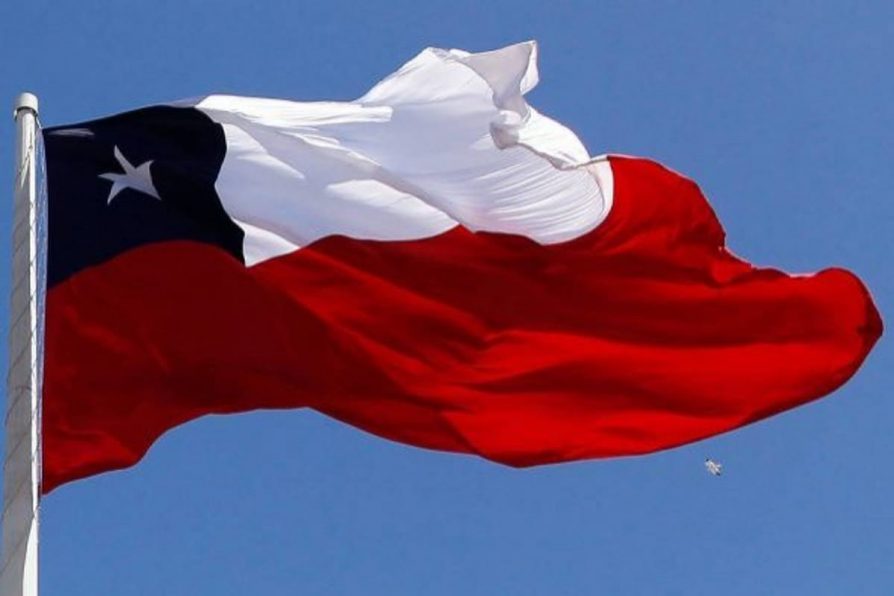 Delegación presidencial reitera obligatoriedad de izar Pabellón Patrio