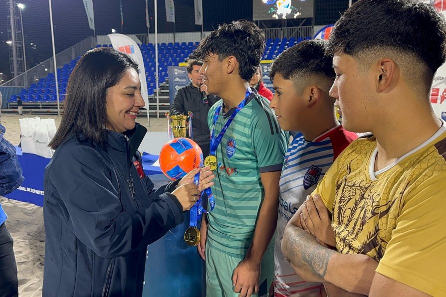 Delegada presidencia destacó alta participación en Torneo Regional de Fútbol Playa Juvenil