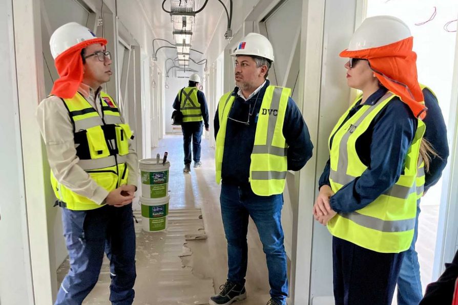 Autoridades inspeccionan obras de reposición del Complejo Aduanero de Quillagua