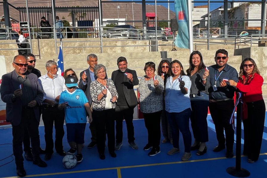 Gobierno cumple con Junta de Vecinos Dolores en Iquique