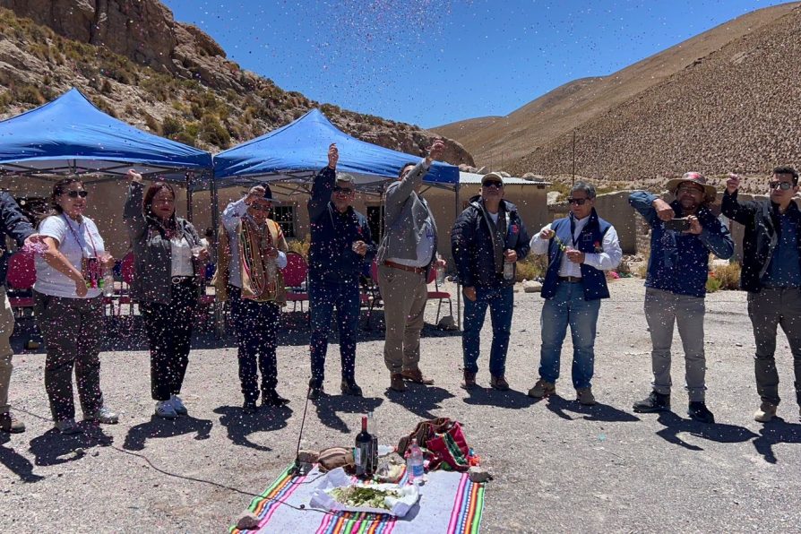 Gobierno inaugura 24 kilómetros de conservación en ruta 15-Ch “Huara-Colchane”