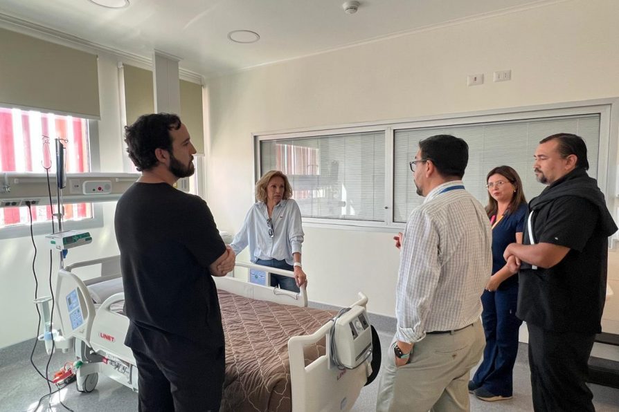 Delegada presidencial en operativo médico en Hospital de Alto Hospicio