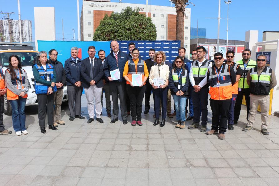 AUTORIDADES REGIONALES Y ZOFRI REALIZAN DESPLIEGUE INFORMATIVO PREVENTIVO ANTE PRÓXIMO SIMULACRO DE SISMO Y TSUNAMI